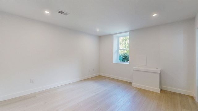 140 Columbia St 1, Brookline, MA 02446