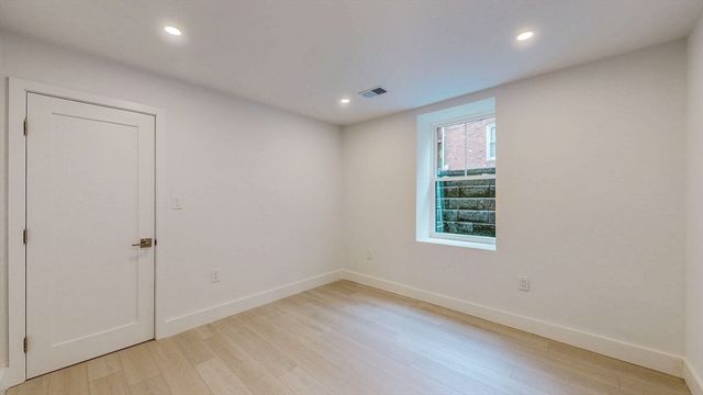 140 Columbia St 1, Brookline, MA 02446