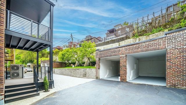 140 Columbia St 1, Brookline, MA 02446