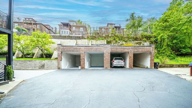 140 Columbia St 1, Brookline, MA 02446