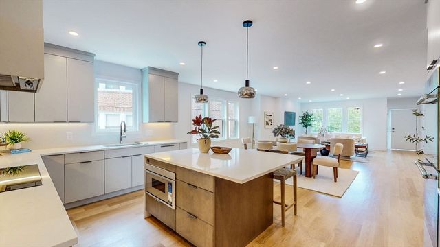 140 Columbia St 1, Brookline, MA 02446