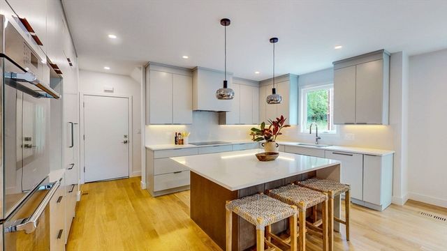 140 Columbia St 1, Brookline, MA 02446