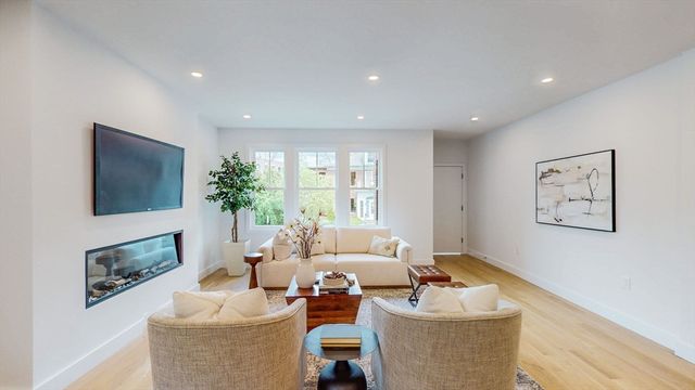 140 Columbia St 1, Brookline, MA 02446