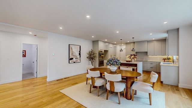 140 Columbia St 1, Brookline, MA 02446