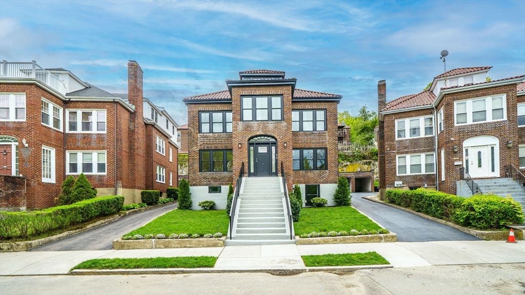 140 Columbia St 1, Brookline, MA 02446