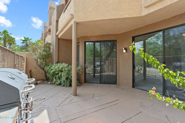 5675 N Camino Esplendora Apt 2110, Tucson, AZ 85718
