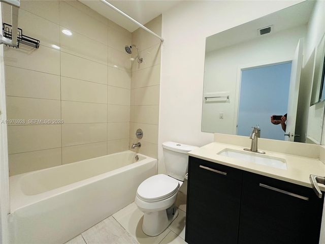 3442 NW 13th St, Lauderhill, FL 33311