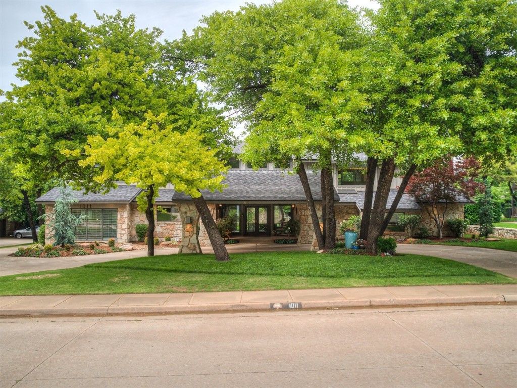 1011 Saint Andrews Drive, Edmond, OK 73025