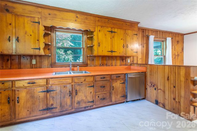 875 Mills Gap Road, Fletcher, NC 28732