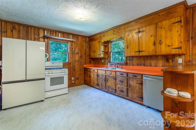 875 Mills Gap Road, Fletcher, NC 28732