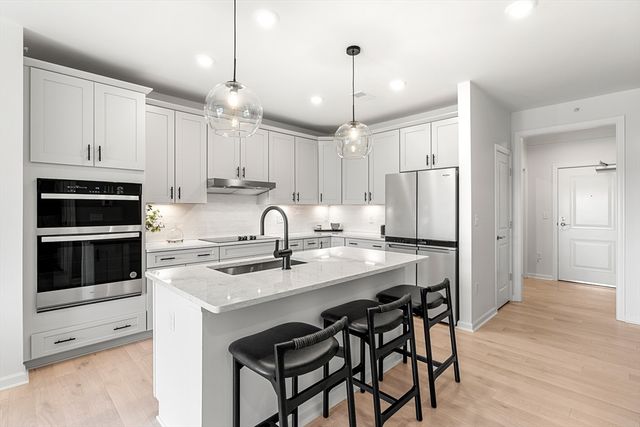 5 Peters Farm Way 305, Westborough, MA 01581