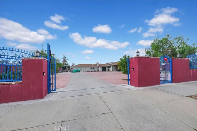 13441 Fenton Avenue, Sylmar, CA 91342