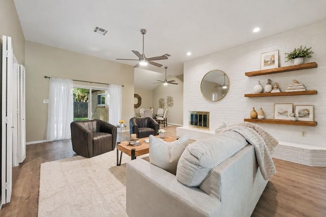 11410 Overbrook Lane, Houston, TX 77077