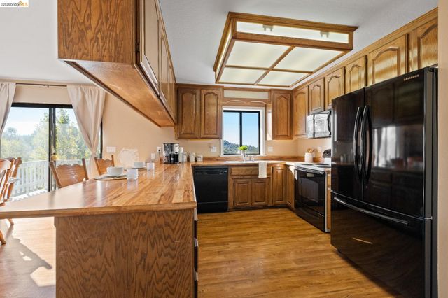 17347 Valley Oak Dr, Sonora, CA 95370