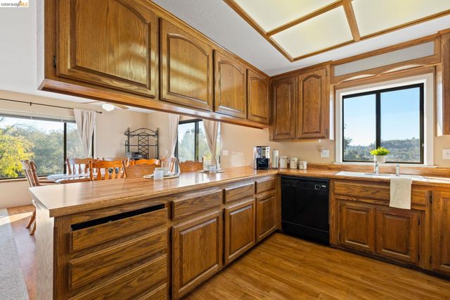 17347 Valley Oak Dr, Sonora, CA 95370