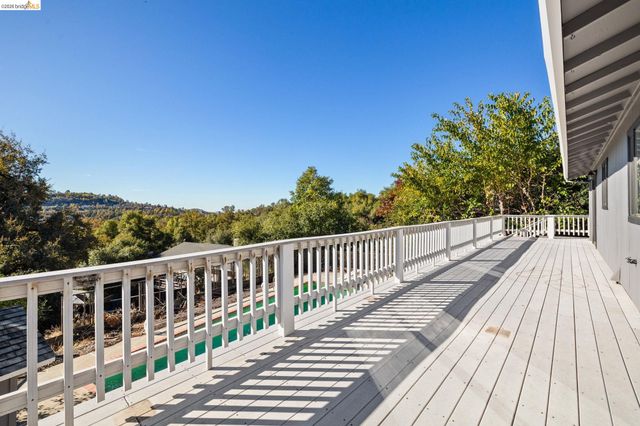 17347 Valley Oak Dr, Sonora, CA 95370