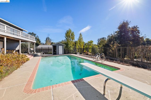 17347 Valley Oak Dr, Sonora, CA 95370