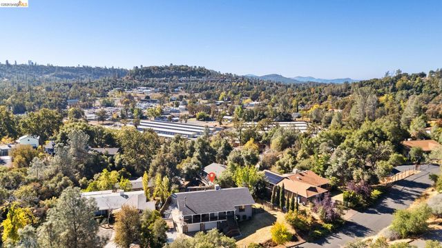 17347 Valley Oak Dr, Sonora, CA 95370