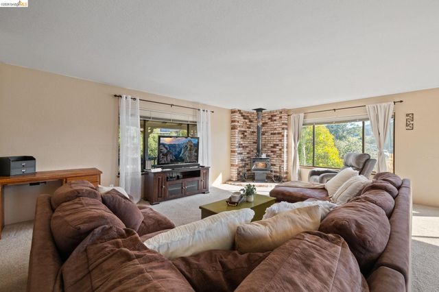 17347 Valley Oak Dr, Sonora, CA 95370