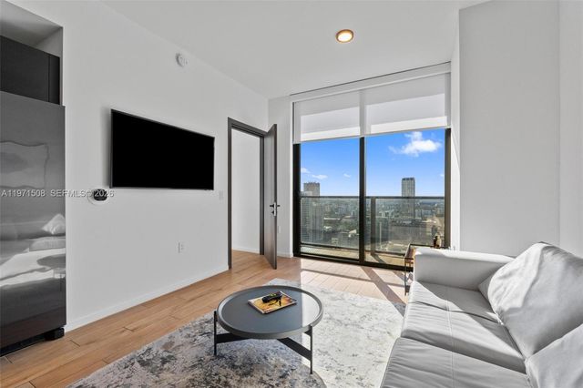 398 NE 5th St 3218, Miami, FL 33132