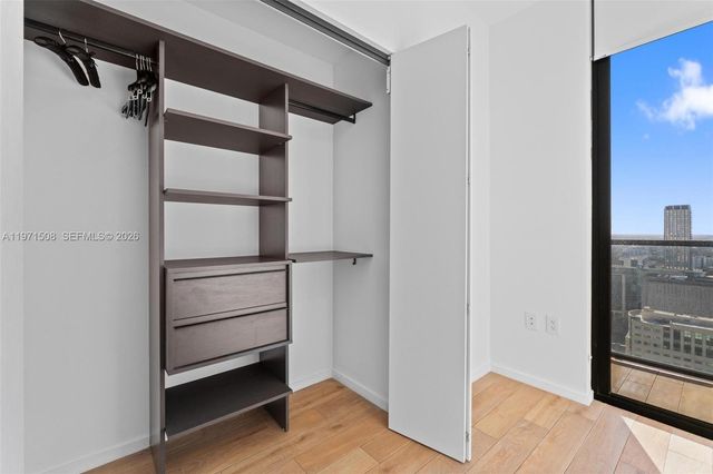 398 NE 5th St 3218, Miami, FL 33132