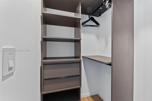 398 NE 5th St 3218, Miami, FL 33132