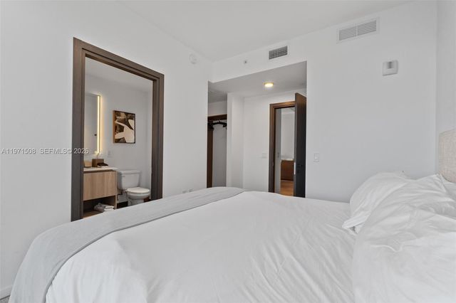 398 NE 5th St 3218, Miami, FL 33132