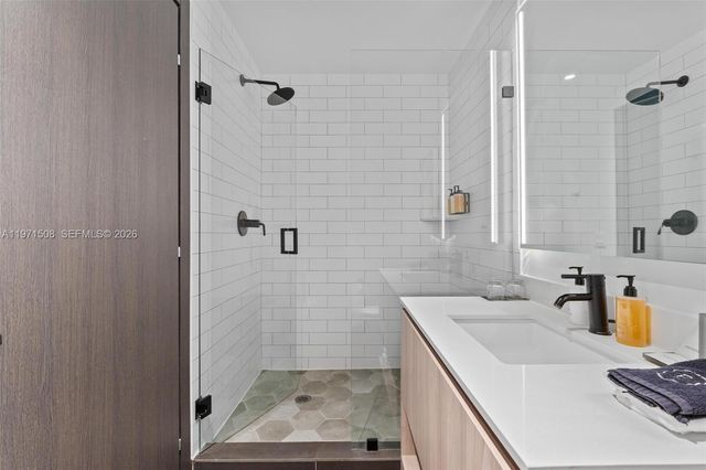 398 NE 5th St 3218, Miami, FL 33132