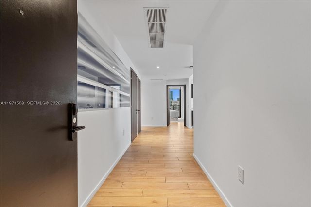 398 NE 5th St 3218, Miami, FL 33132