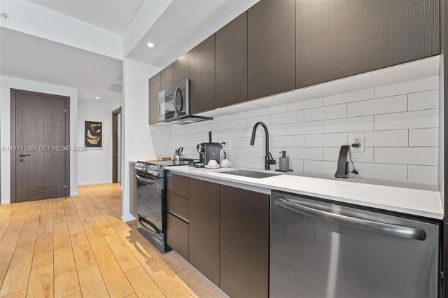 398 NE 5th St 3218, Miami, FL 33132