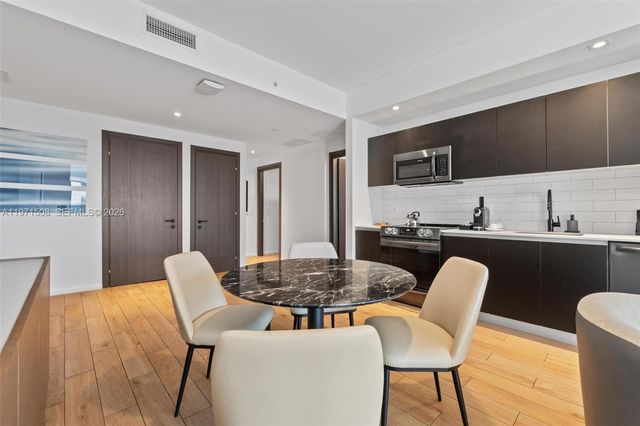 398 NE 5th St 3218, Miami, FL 33132