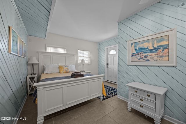 1720 N New River Drive, Surf City, NC 28445