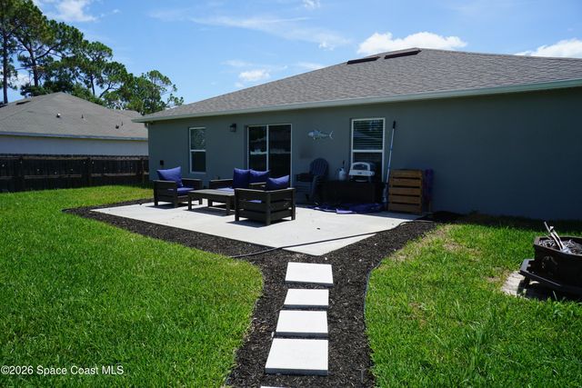 1014 Hammacher Avenue SW, Palm Bay, FL 32908