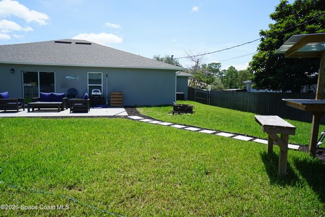 1014 Hammacher Avenue SW, Palm Bay, FL 32908