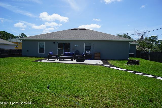 1014 Hammacher Avenue SW, Palm Bay, FL 32908