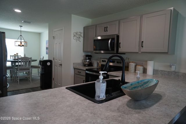 1014 Hammacher Avenue SW, Palm Bay, FL 32908