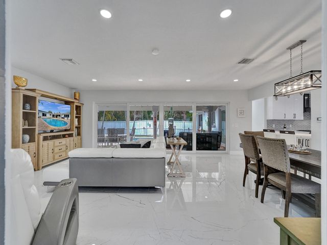 3204 Robbins Road, Pompano Beach, FL 33062