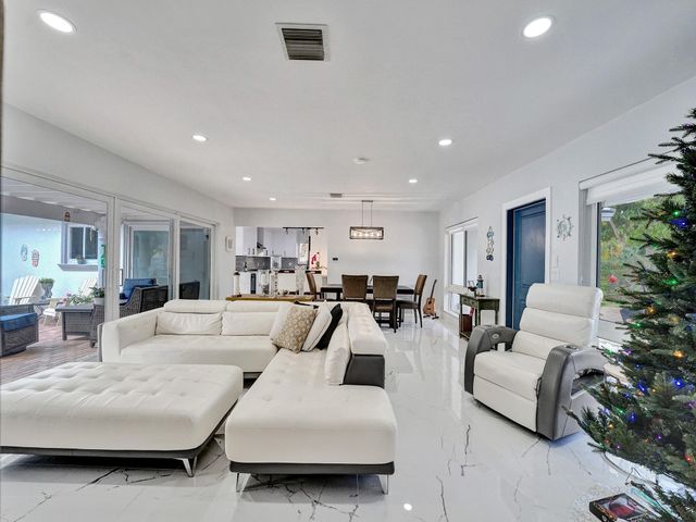 3204 Robbins Road, Pompano Beach, FL 33062