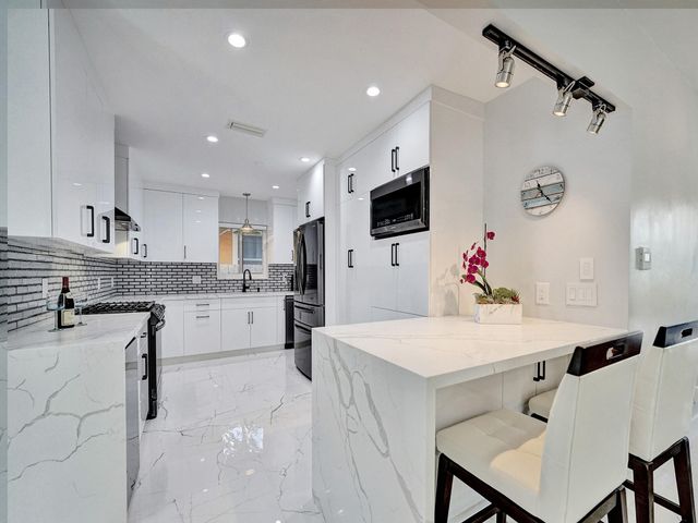 3204 Robbins Road, Pompano Beach, FL 33062