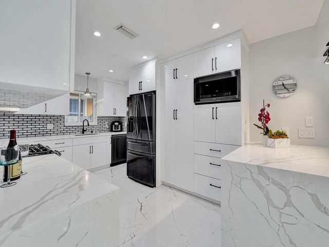 3204 Robbins Road, Pompano Beach, FL 33062