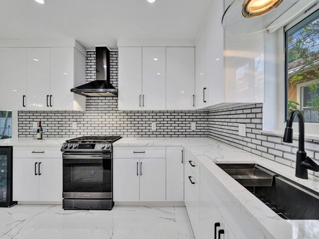 3204 Robbins Road, Pompano Beach, FL 33062