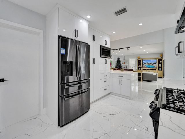 3204 Robbins Road, Pompano Beach, FL 33062