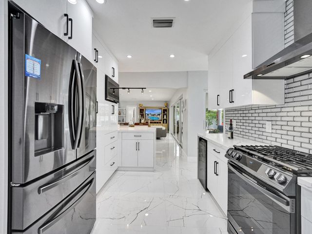 3204 Robbins Road, Pompano Beach, FL 33062