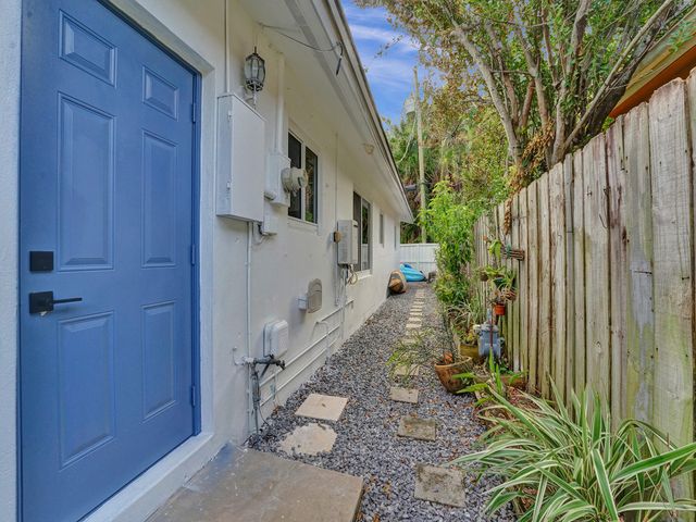 3204 Robbins Road, Pompano Beach, FL 33062