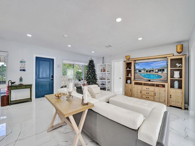 3204 Robbins Road, Pompano Beach, FL 33062