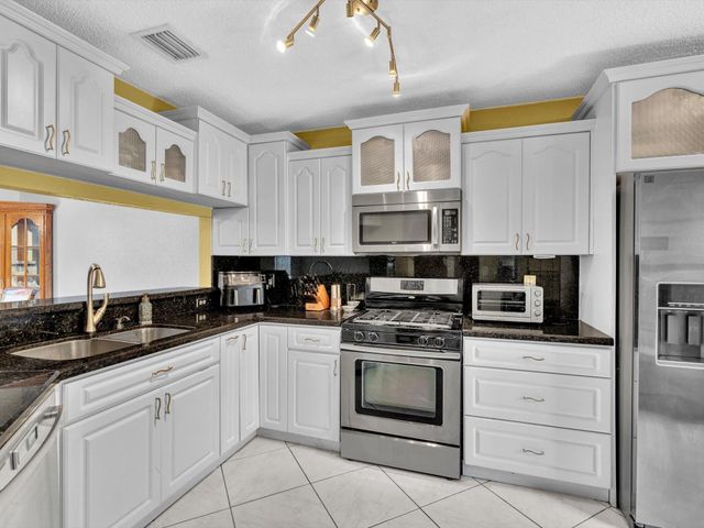 8991 NW 53rd Street, Sunrise, FL 33351