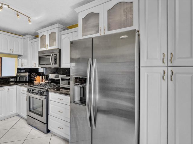 8991 NW 53rd Street, Sunrise, FL 33351