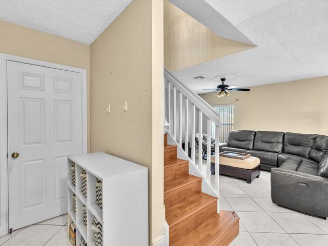 8991 NW 53rd Street, Sunrise, FL 33351