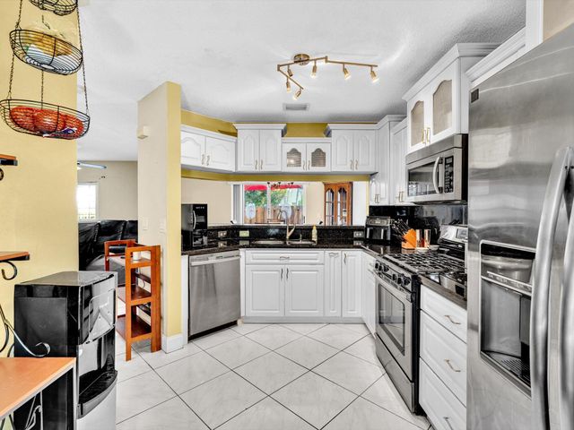 8991 NW 53rd Street, Sunrise, FL 33351