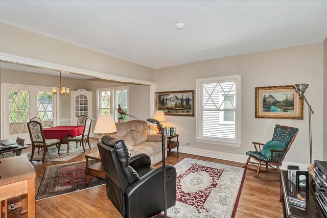 10446 S Prospect Avenue, Chicago, IL 60643